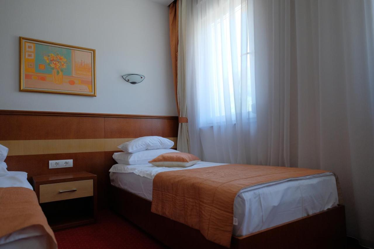 Motel Mujanic Sarajevo Mostarsko Raskrsce Exteriör bild