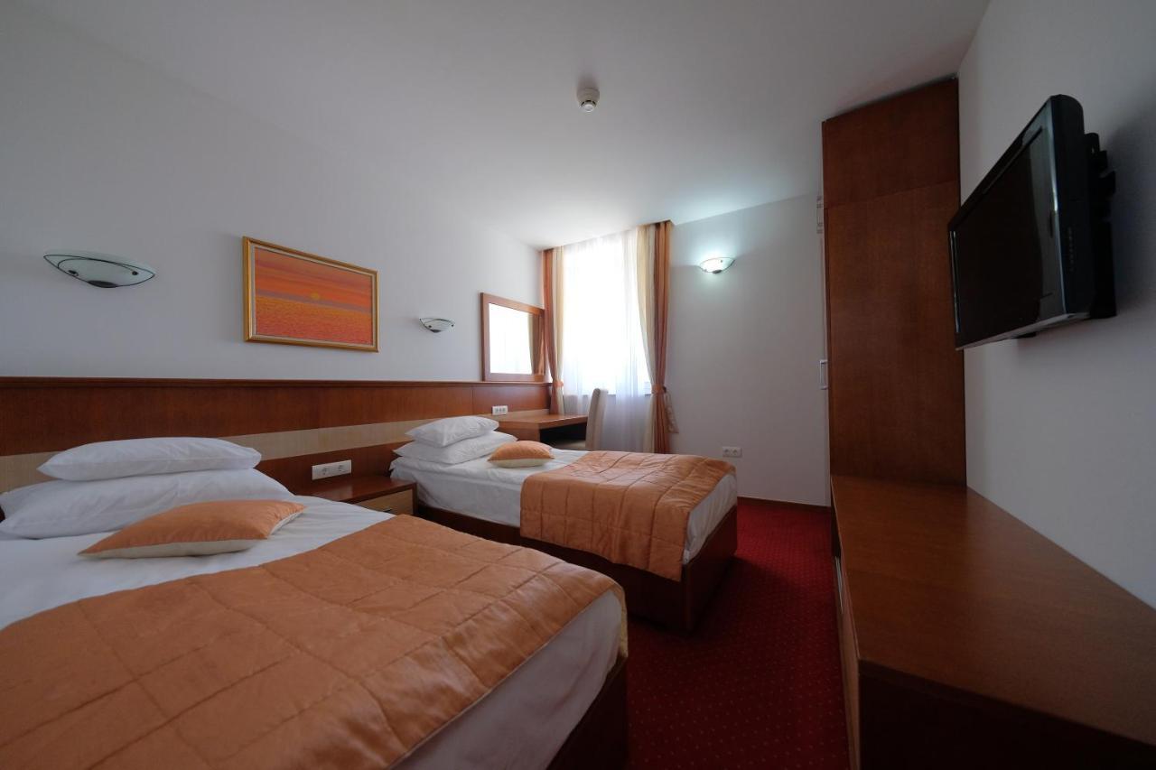Motel Mujanic Sarajevo Mostarsko Raskrsce Exteriör bild